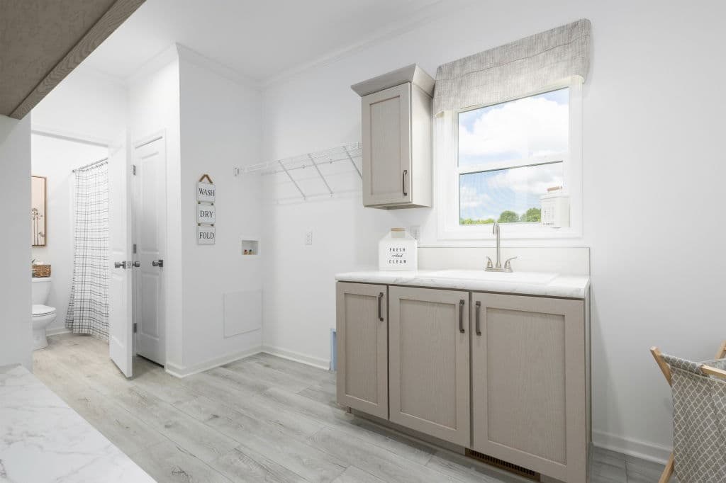 Limited 3 28563b interior home features