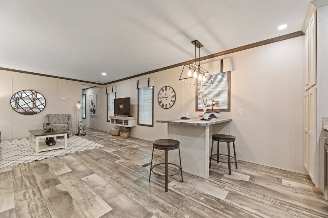 Eastman 24530 interior home features