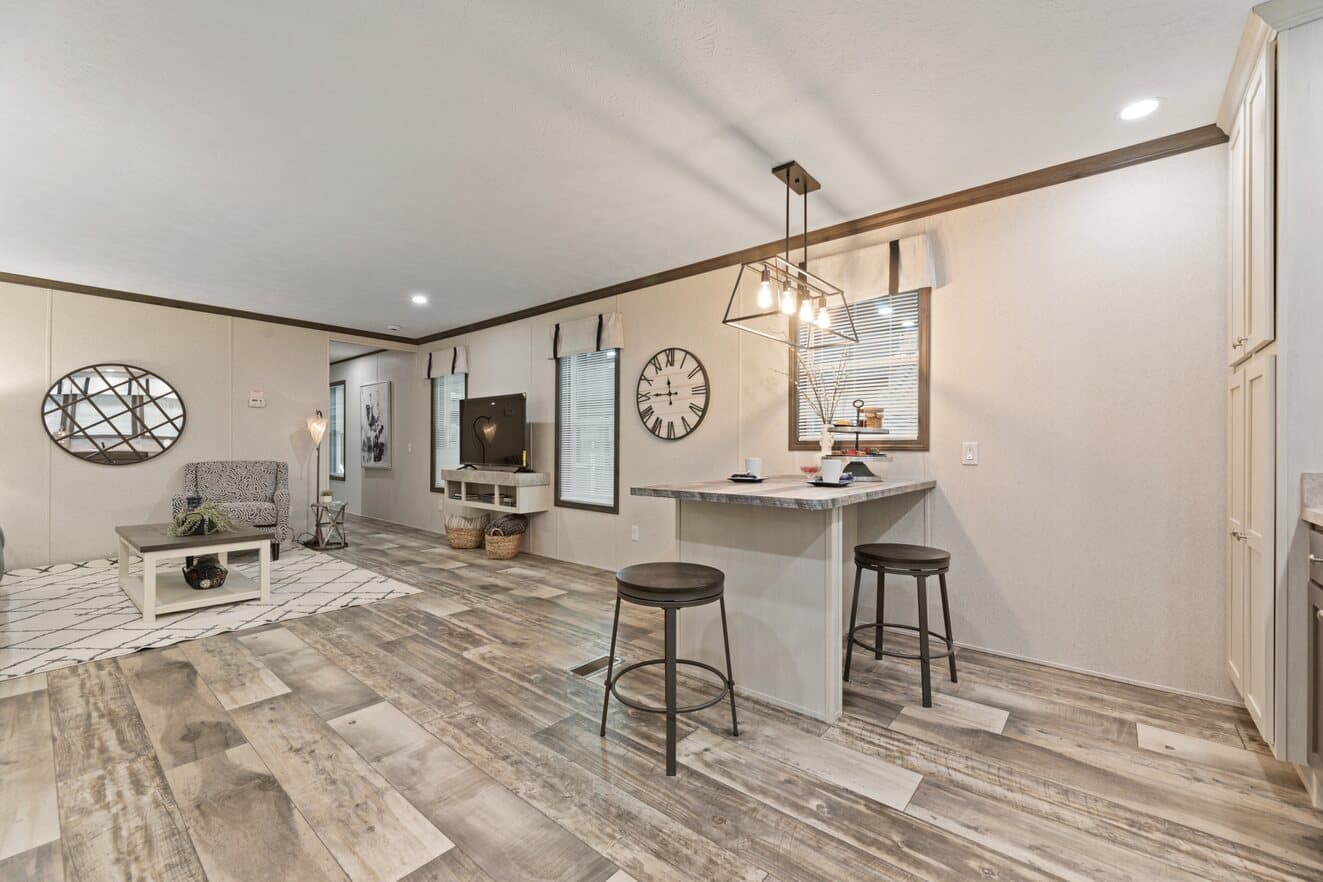 Eastman 24530 interior home features