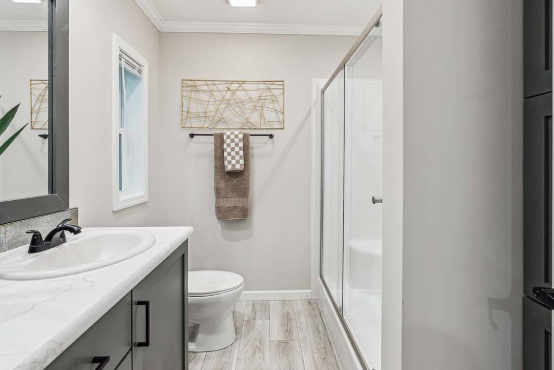 Bay springs c804 bathroom home features