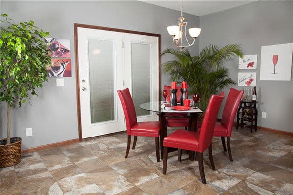 Lionel interior home features