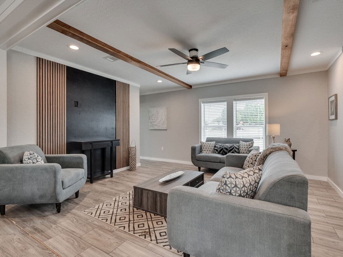 28603n interior home features