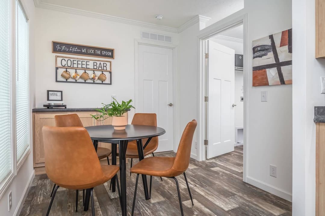 C802a interior home features