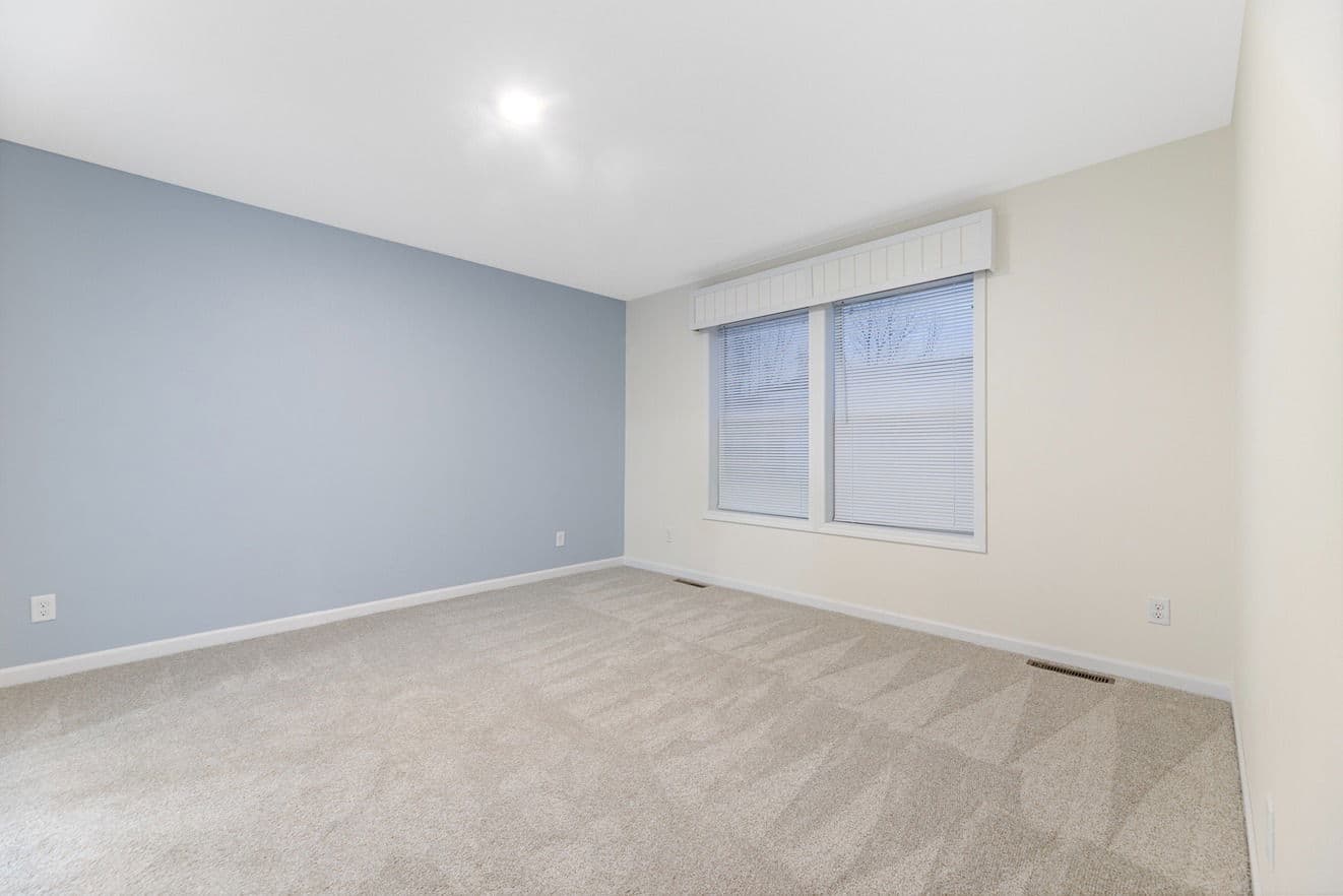 The mille lacs 184051 bedroom home features