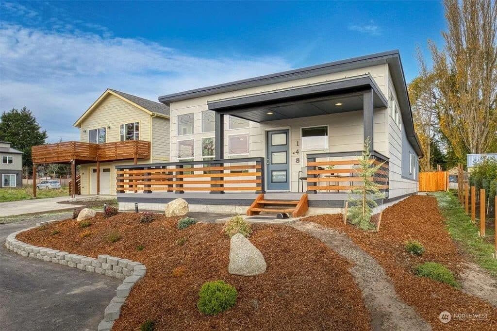 400 exterior home features