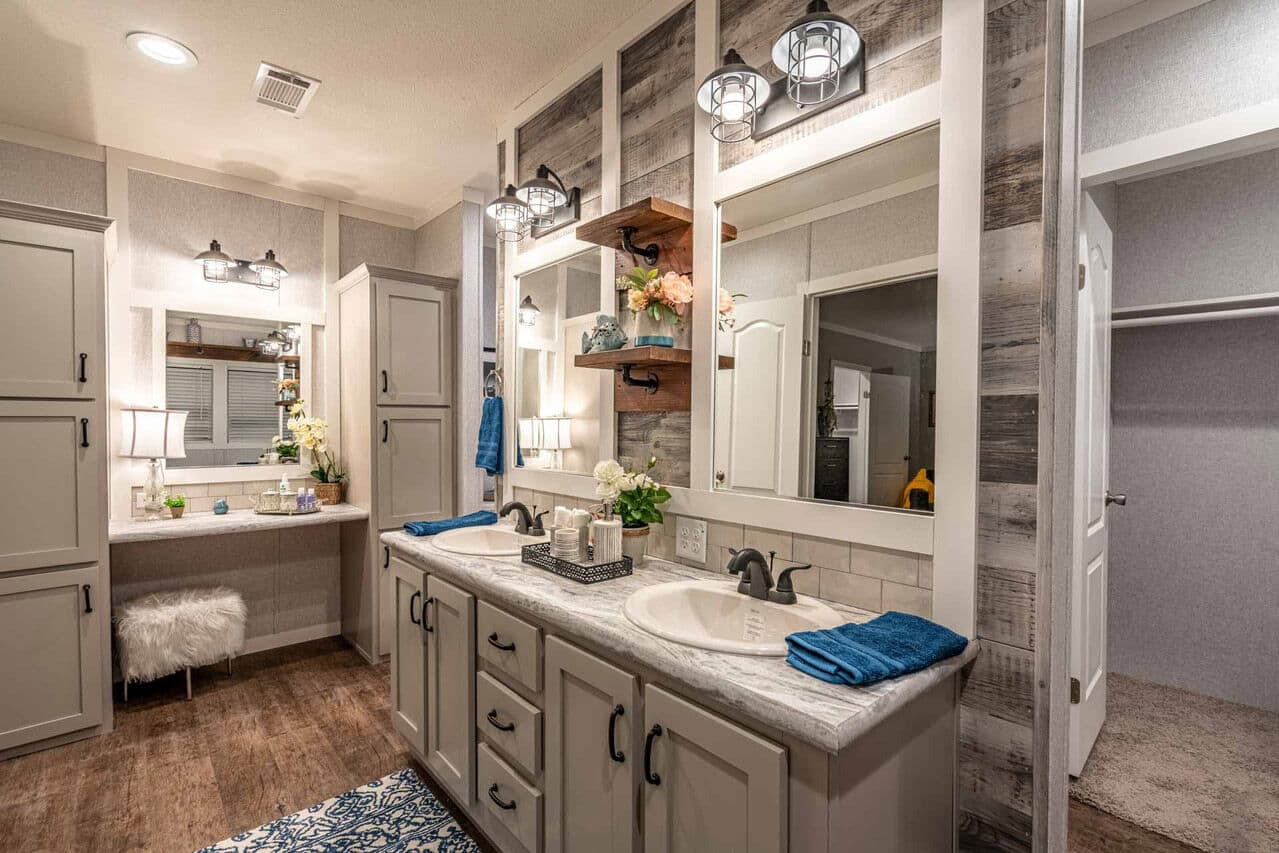 Magnum 32764m bathroom home features