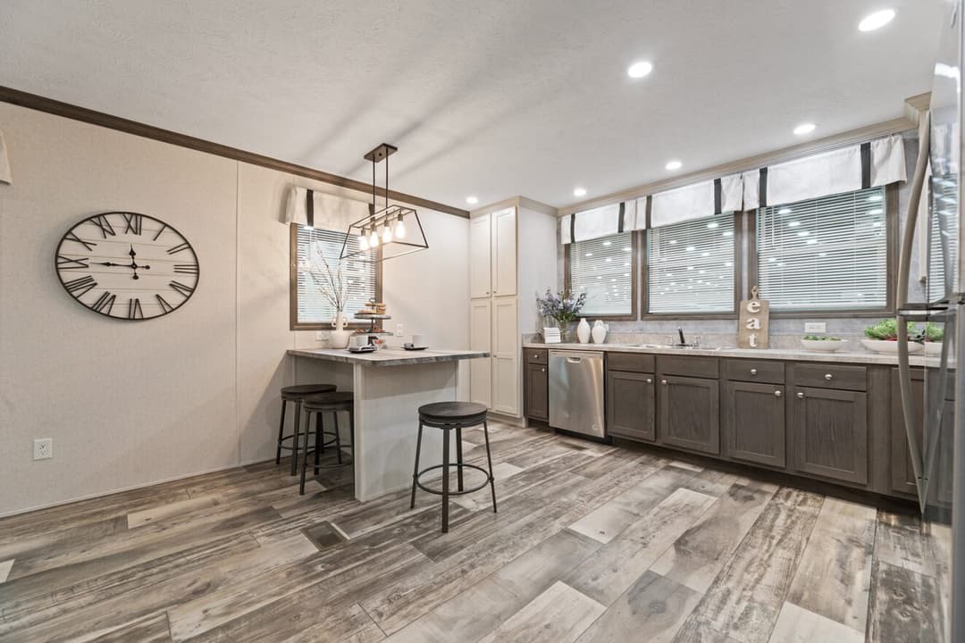 Eastman 24530 kitchen home features