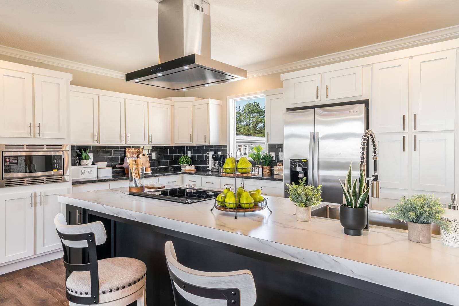 Titan extreme 3260h [the cypress] kitchen home features