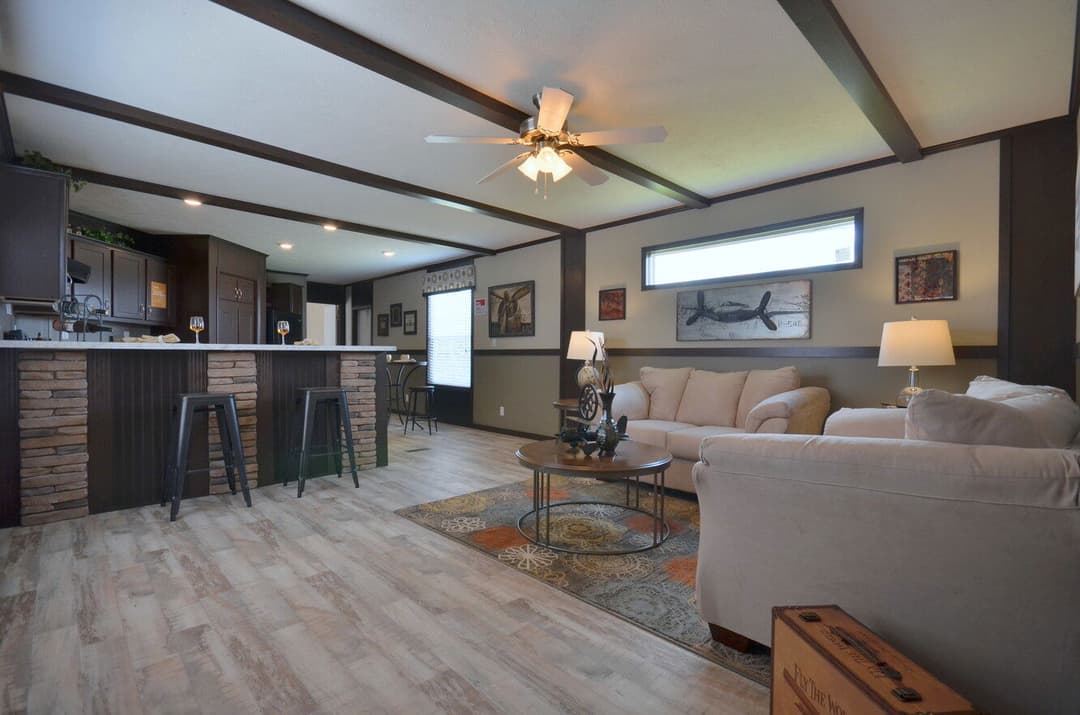 Alamo lite 16763b interior home features