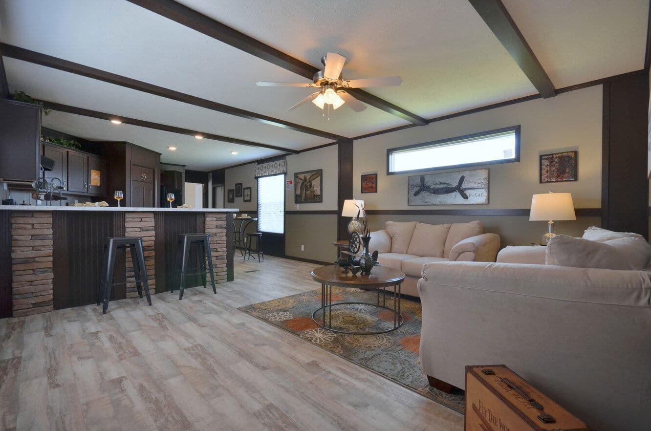 Alamo lite 16763b interior home features