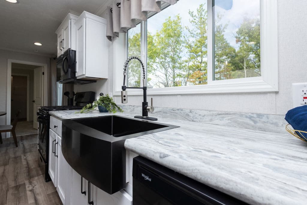 Astro creations singlewide 1a2081-p kitchen home features