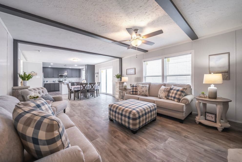 The fusion 32b interior home features