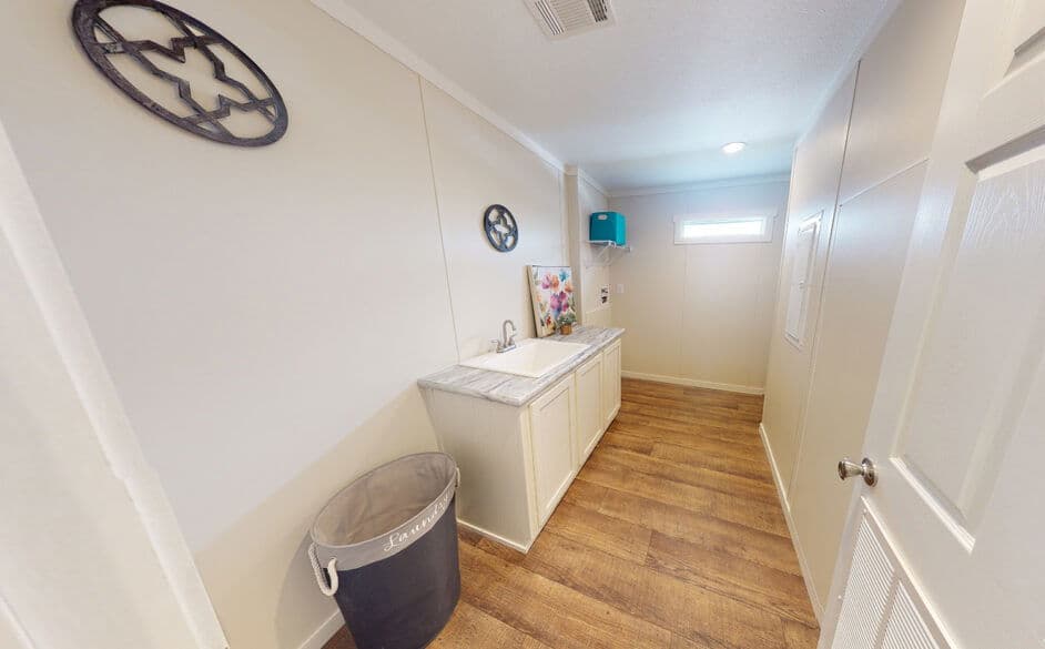 Turk t68c interior home features