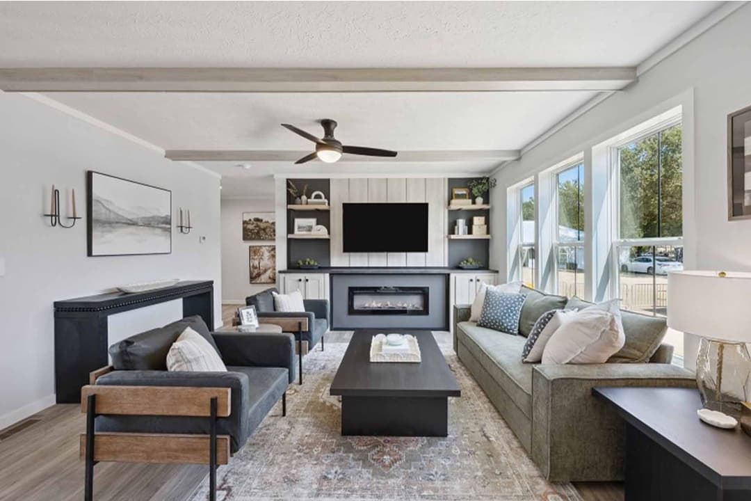 Axis 32563n interior home features