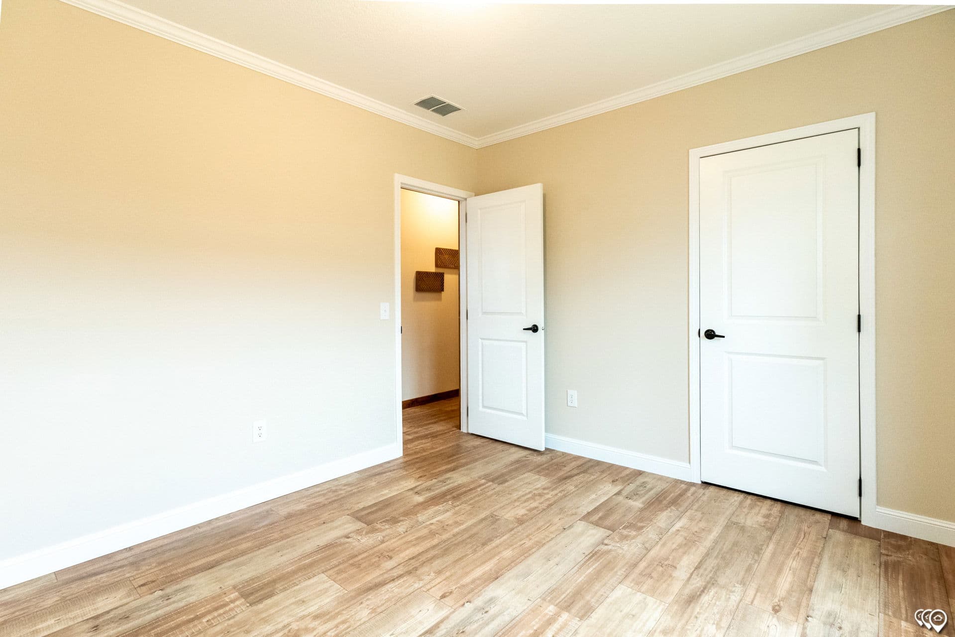 Pri3264-2070 bedroom home features