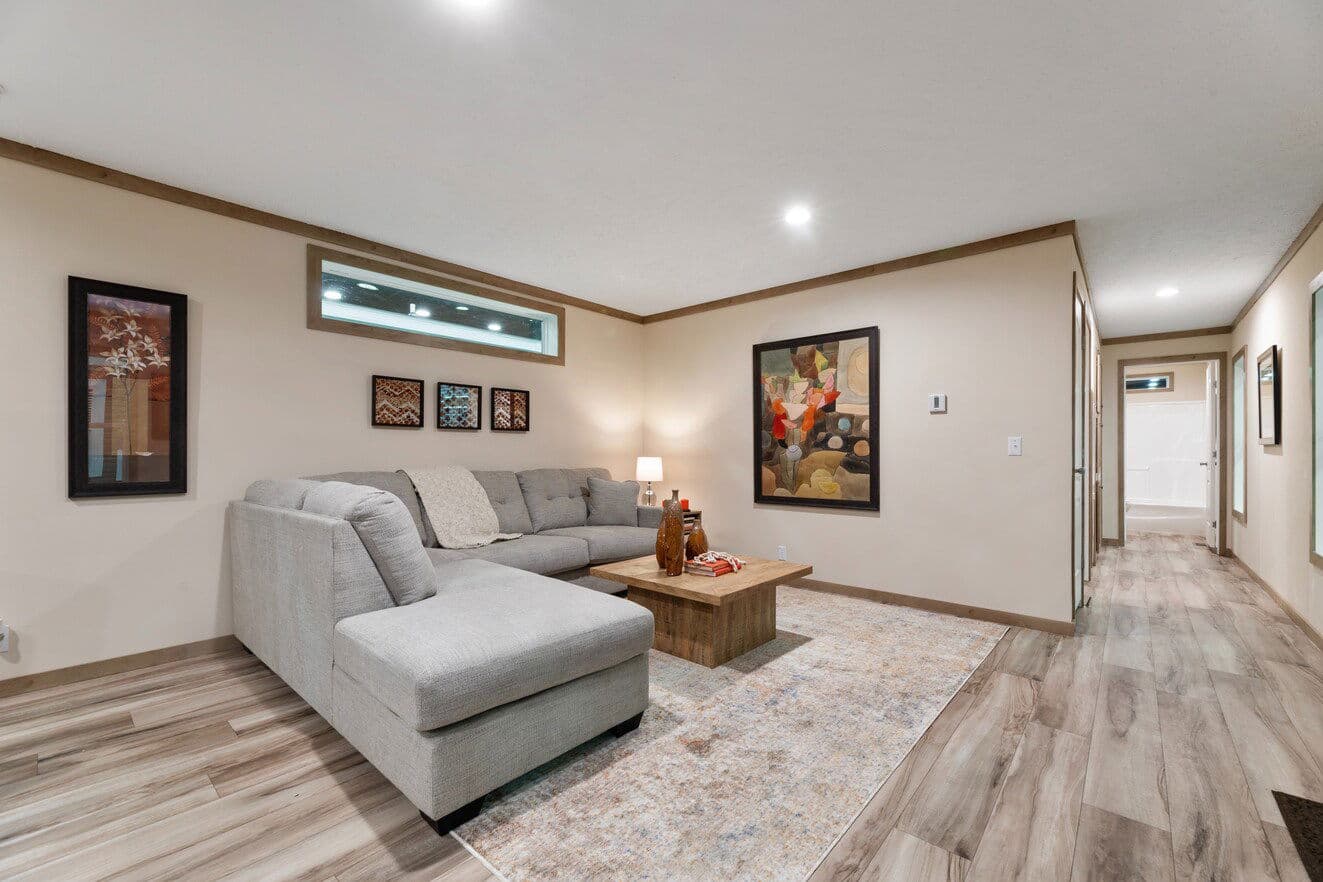 Ascension 16723h interior home features