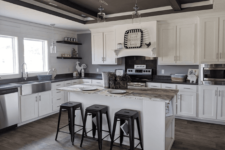 Addison kitchen home features