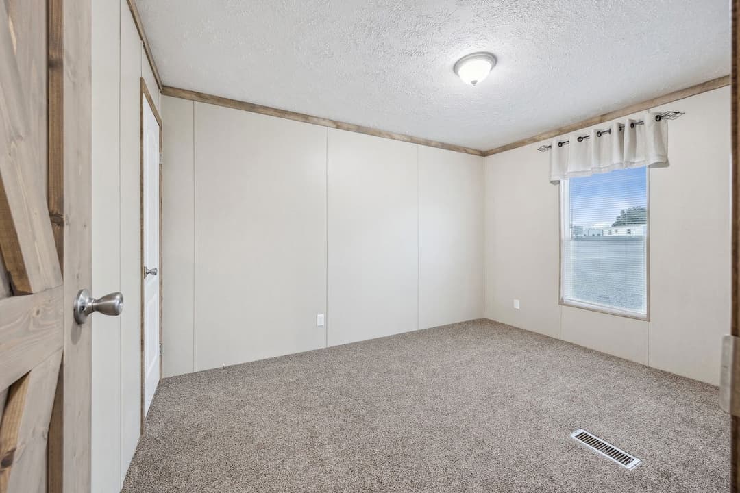 Md-26-32 bedroom home features