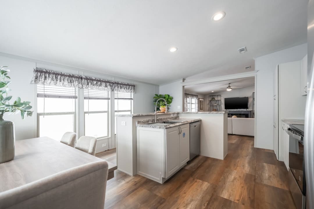 Heritage h-3256-32d kitchen home features