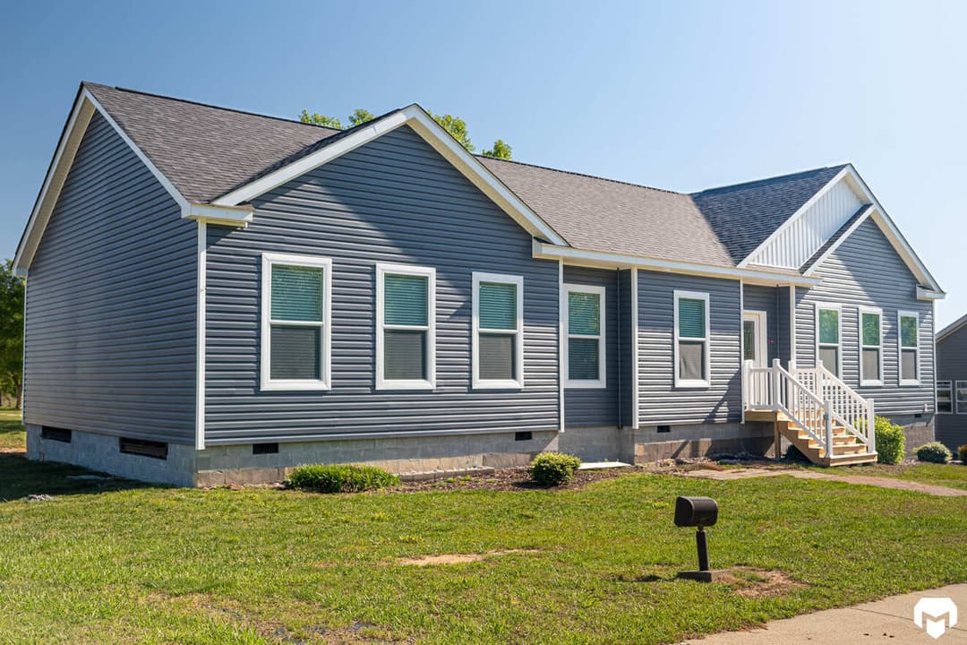 Elite 2.1 32683c elevation and exterior home features