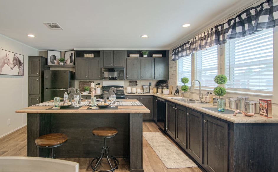 Bandera 3356 kitchen home features