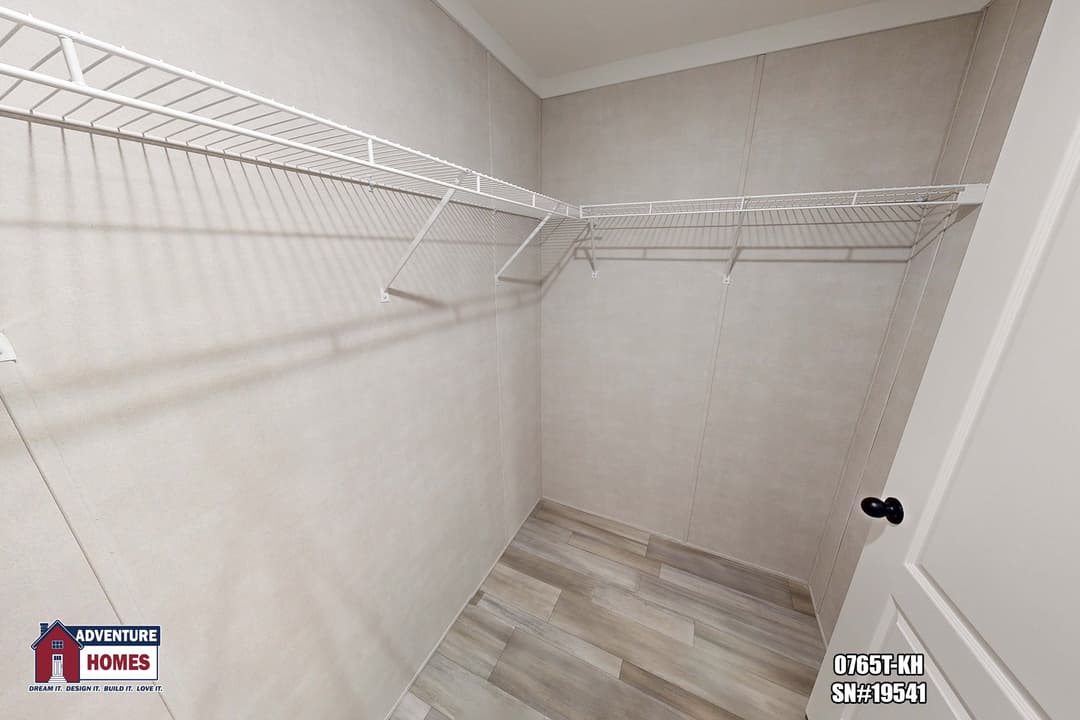 0765t-kh bedroom home features