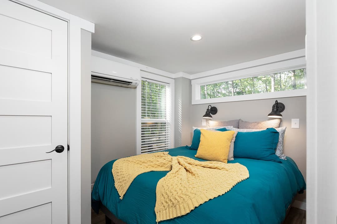 Desoto bedroom home features