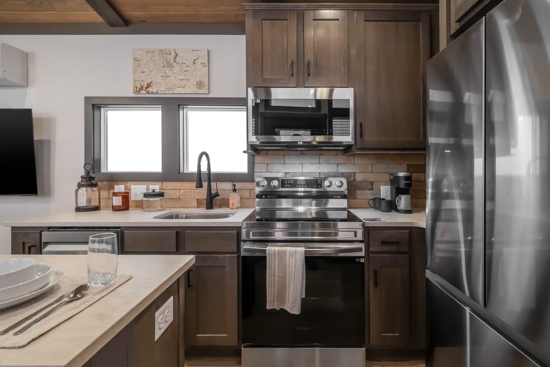 Skyway kitchen home features
