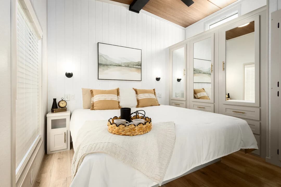 Canadian bedroom home features