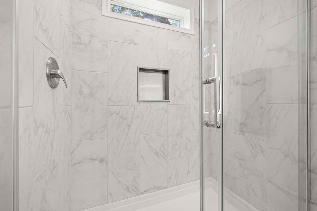 Silver springs 5046 bathroom home features