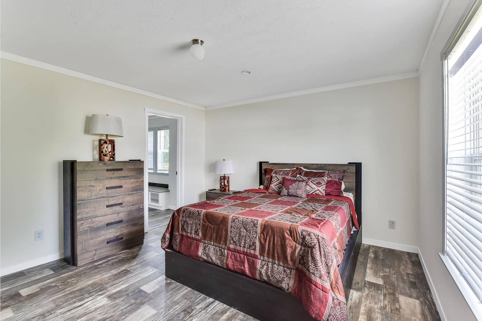 Elevate 56f bedroom home features