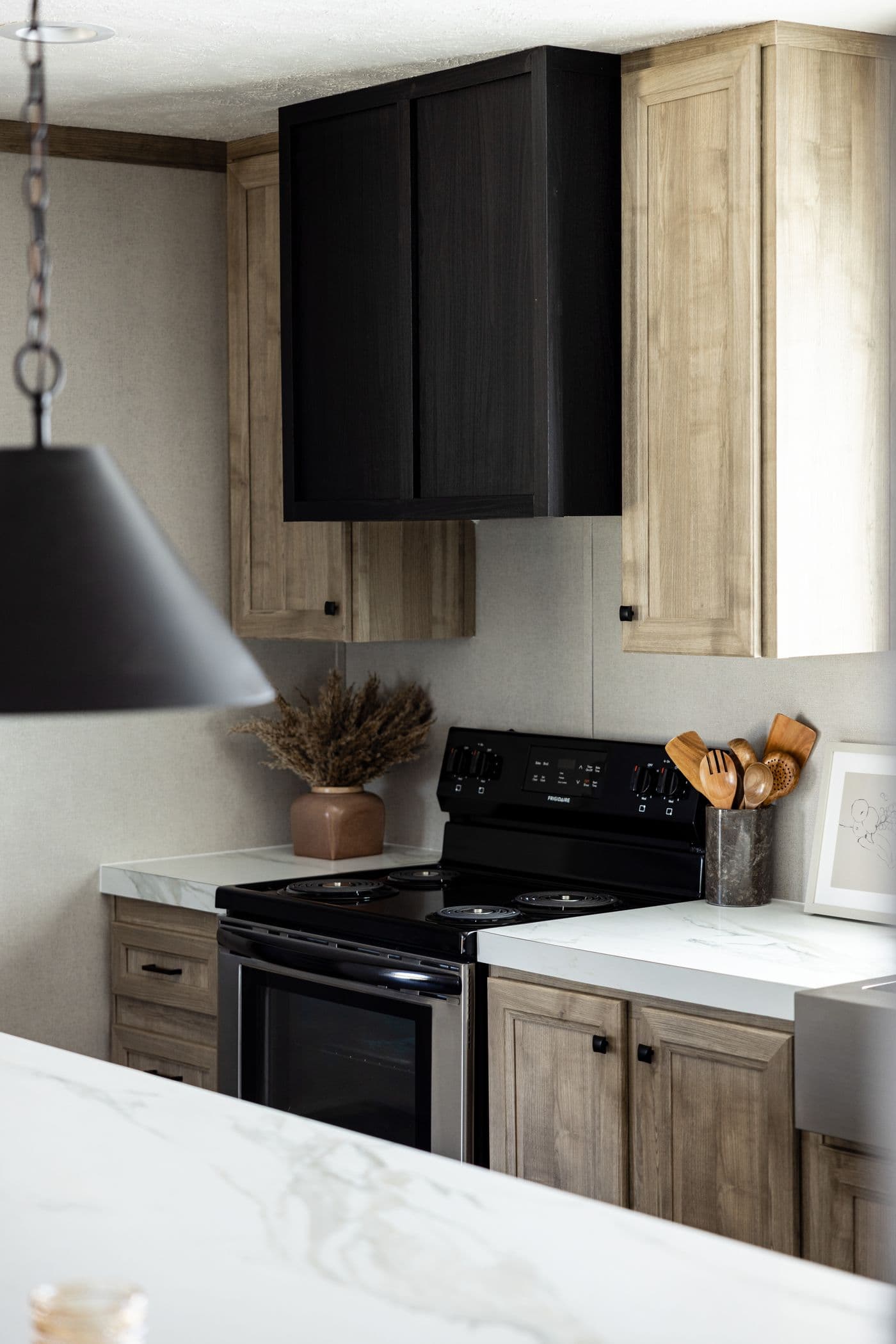 Sterling anniversary kitchen home features