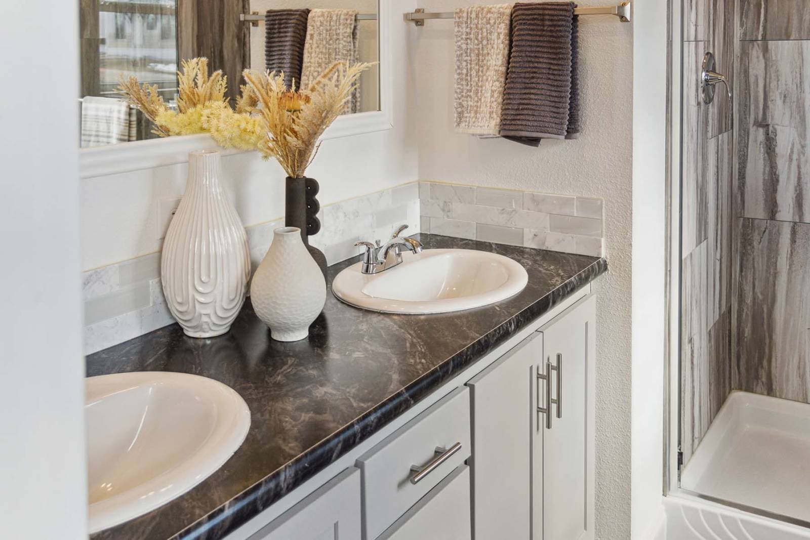 Orion-e bathroom home features