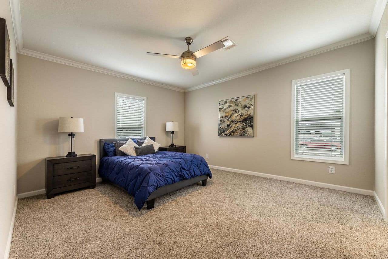 Innovation 3256h bedroom home features