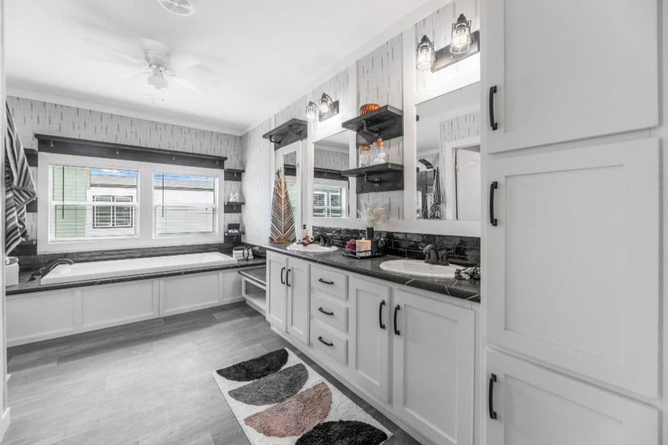 Apex 32763x bathroom home features