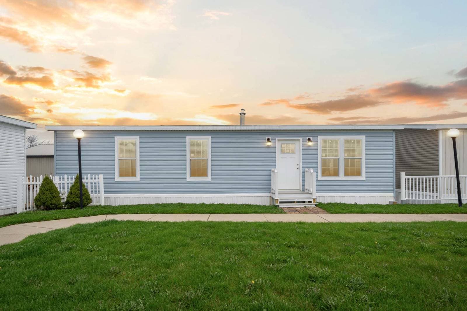 Encore hero, elevation, and exterior home features