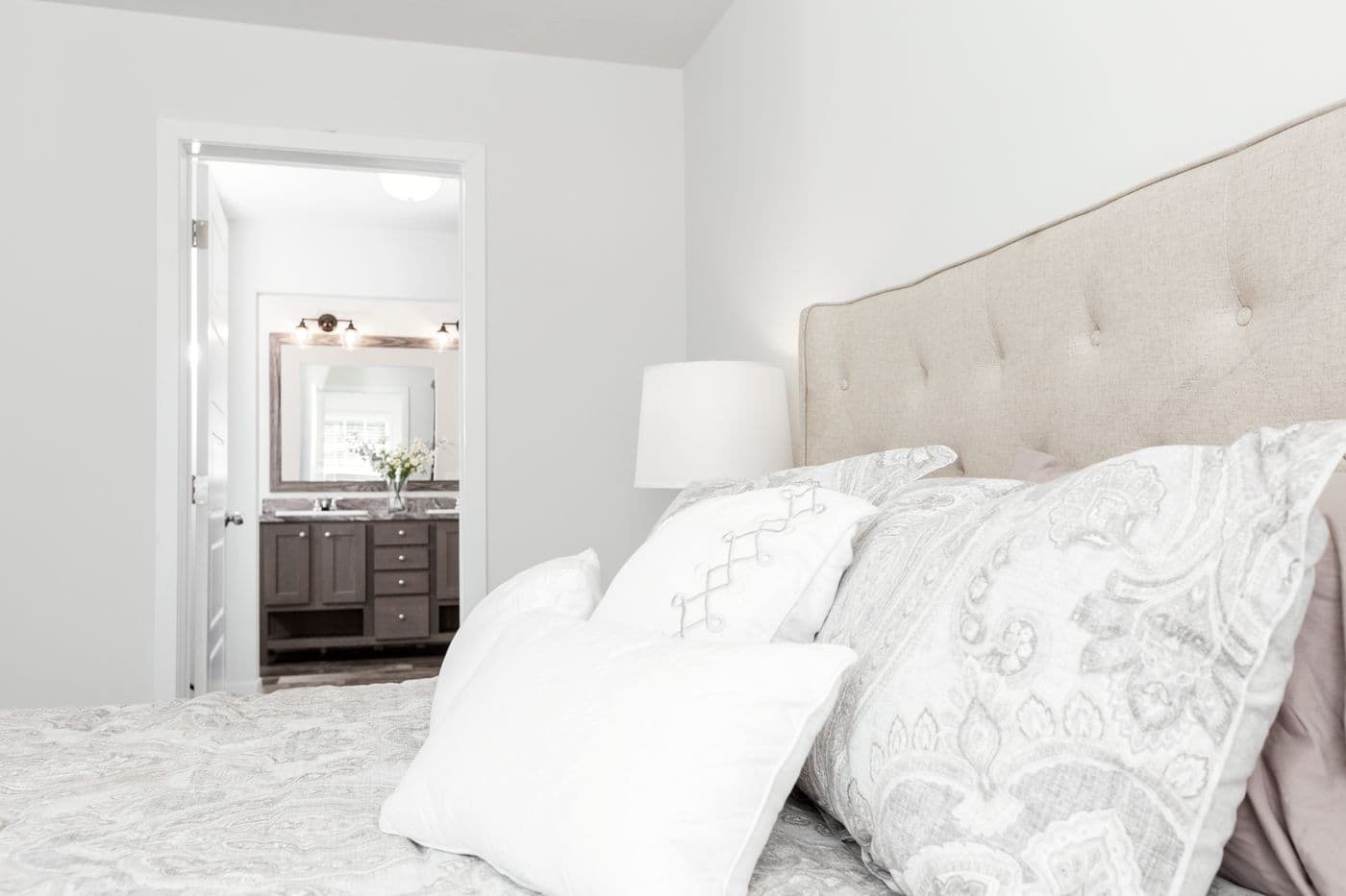 Somerset dr bedroom home features