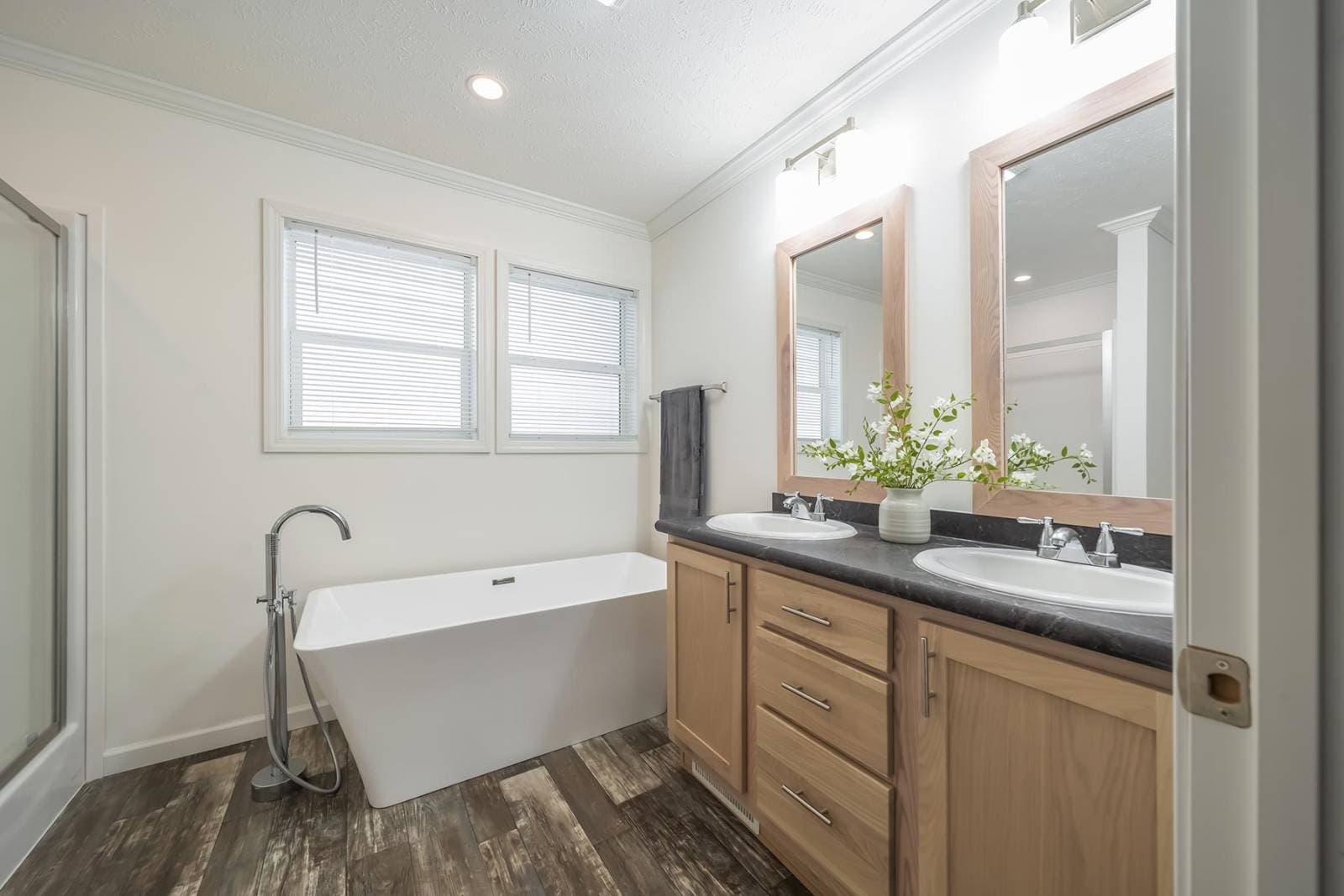 C802a bathroom home features
