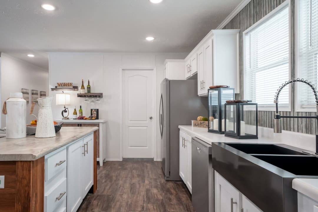 Md-53-32 kitchen home features