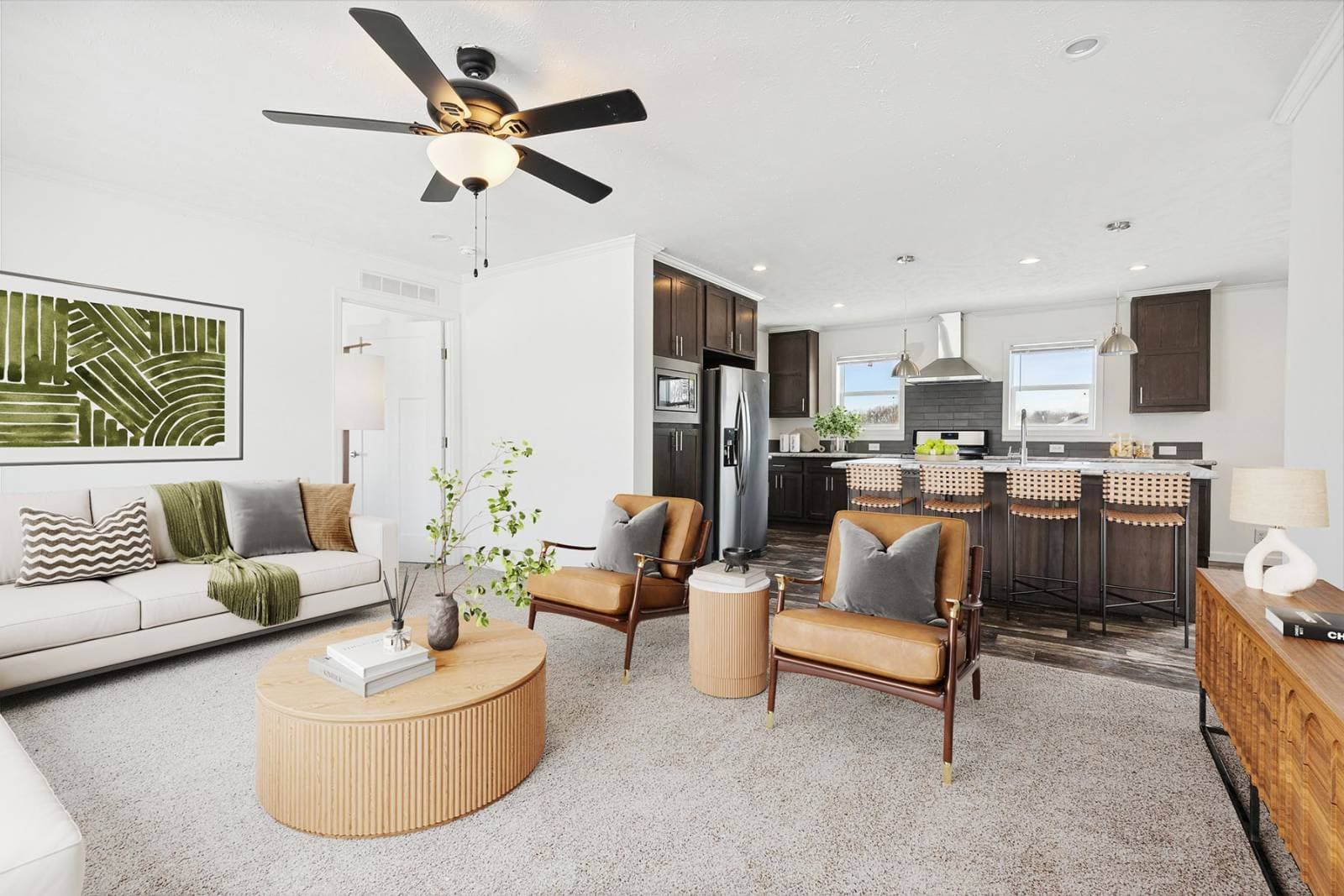 N600 interior home features