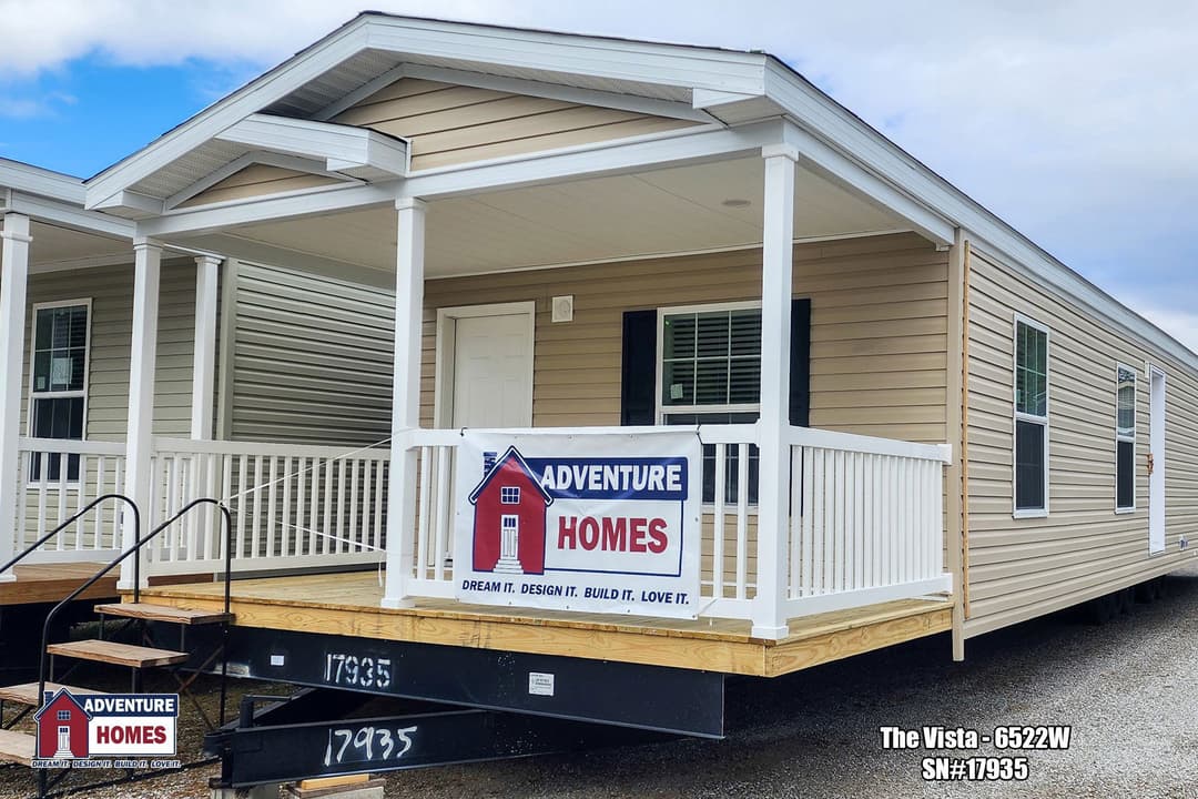 Vista | 6522w elevation and exterior home features