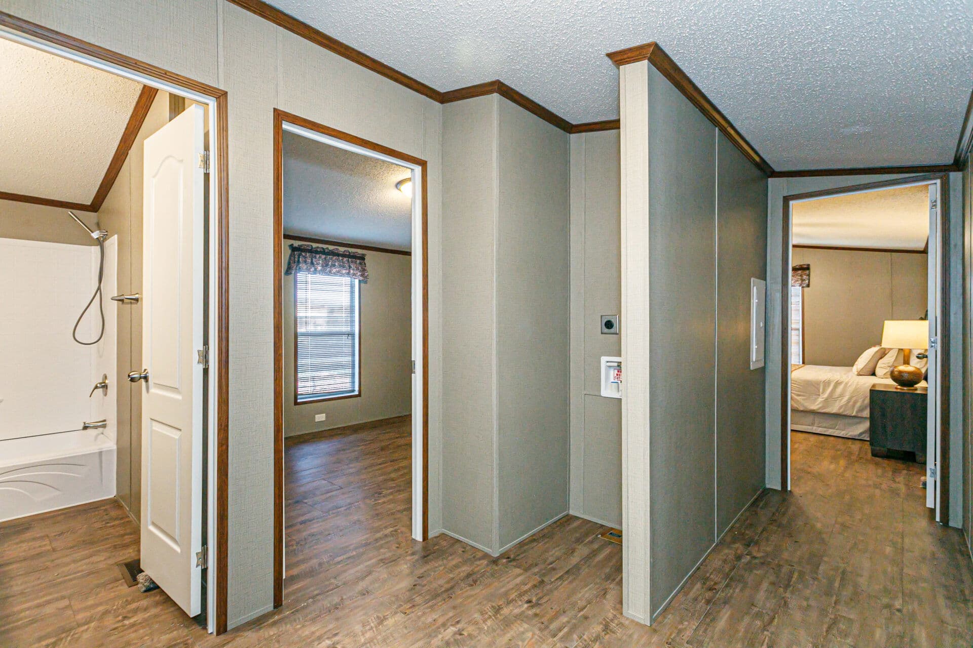 Heritage h-1872-32a interior home features