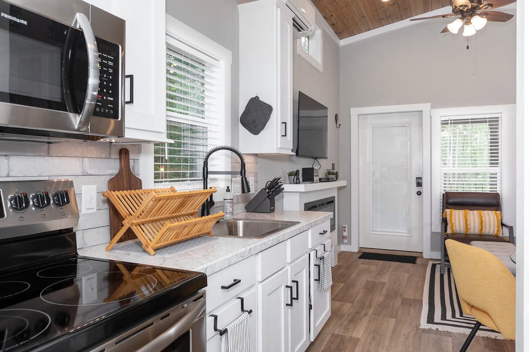 Coldwater kitchen home features