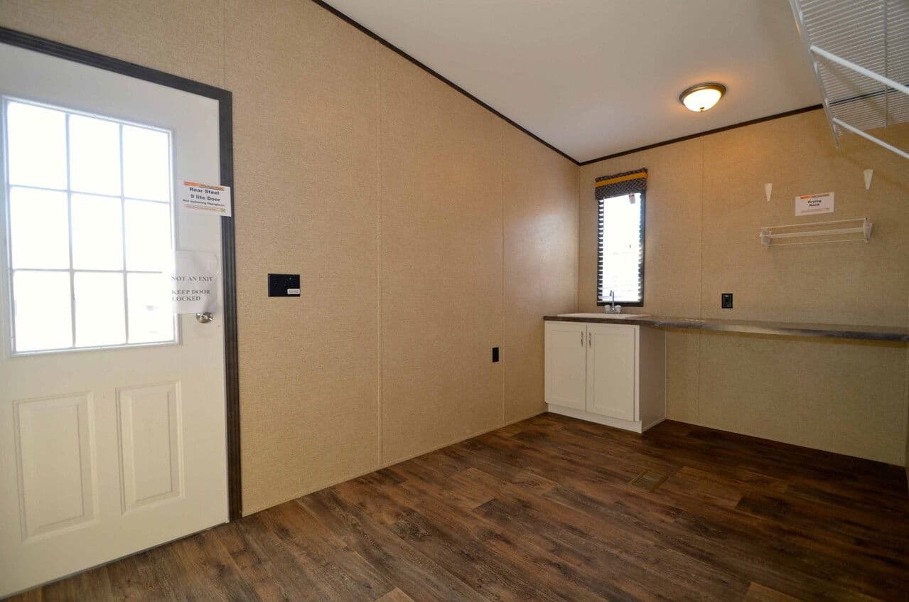 Benbrook 30644b interior home features