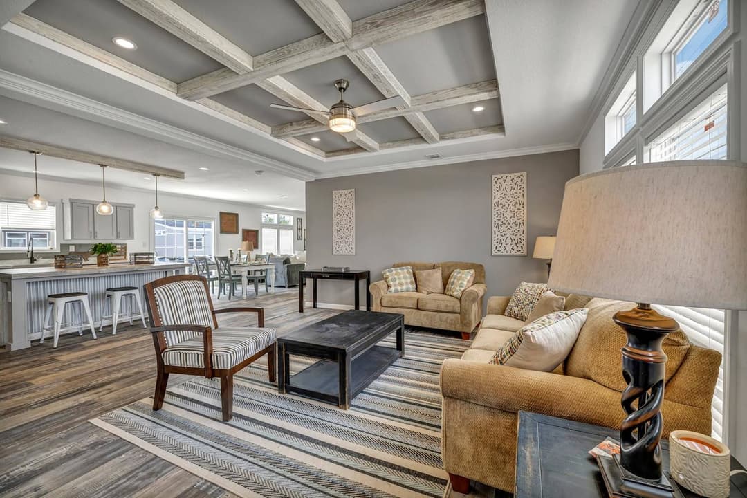 Titan extreme 3266d [the vegas] interior home features