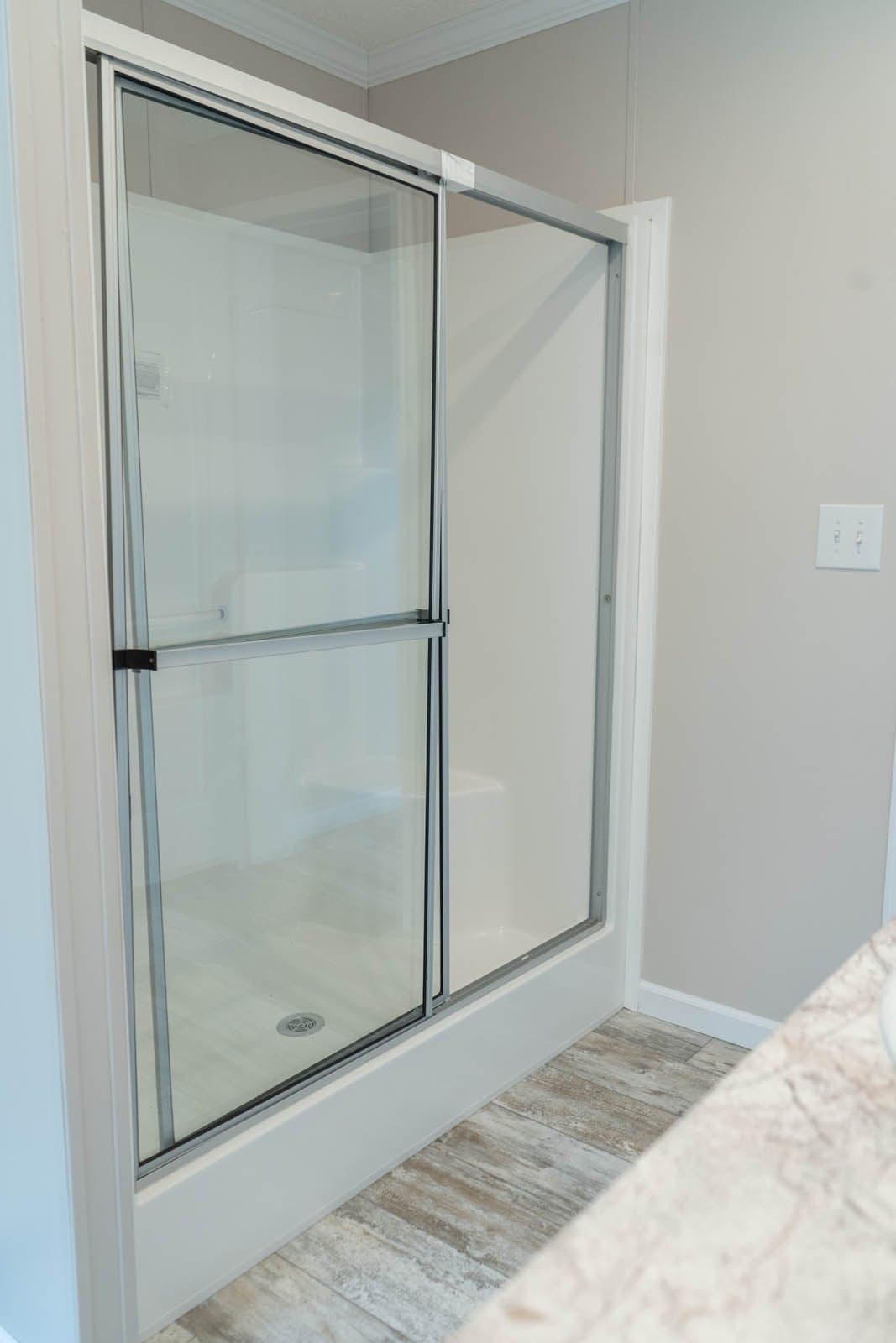 Luna bathroom home features