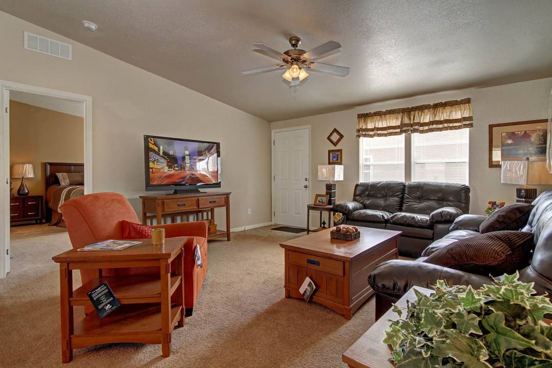 Sunrise 3252 interior home features