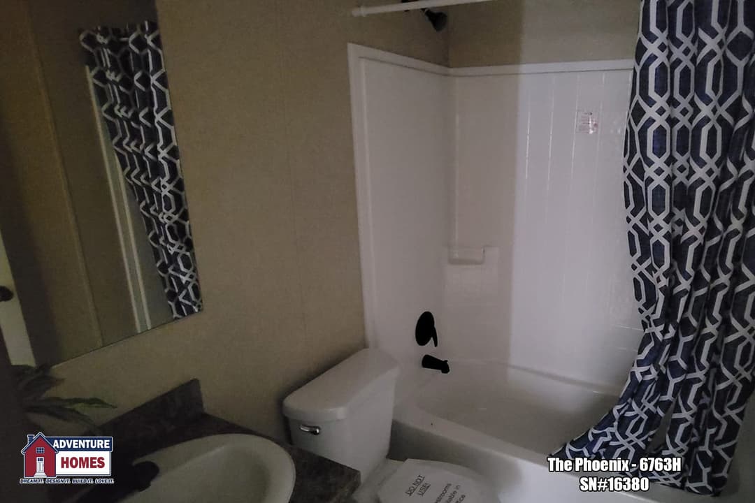 Phoenix | 6763h bathroom home features