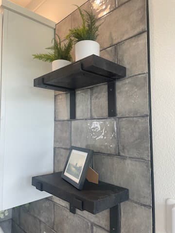 Kritzer interior home features