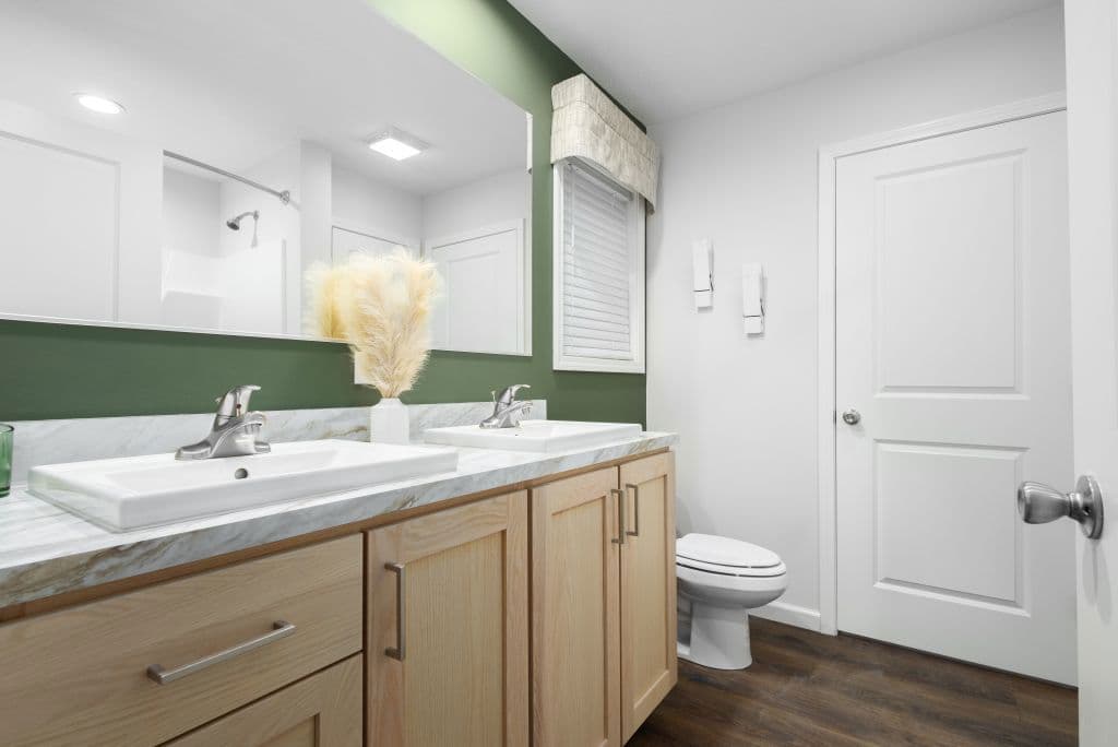 Landmark flex 2lm2430-r bathroom home features